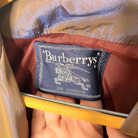 Burberrys Of London Women's Iridescent Brown‎ Satin Belted Jacket- Sz. 4 - Picture 2 of 9